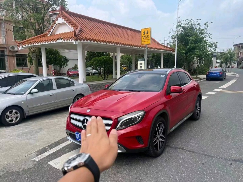 珠海16年奔驰GLA2