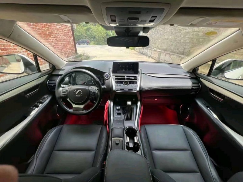 珠海21年雷克萨斯NX4