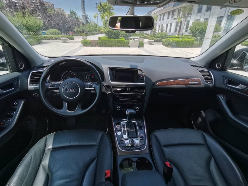 济宁16年奥迪Q59