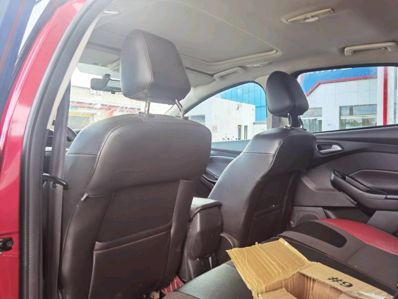 保定13年福特福克斯5