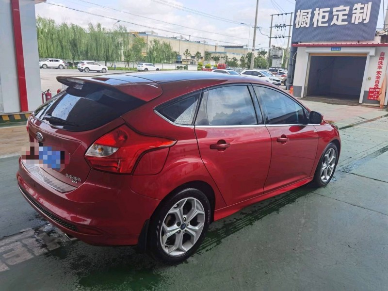 保定13年福特福克斯7