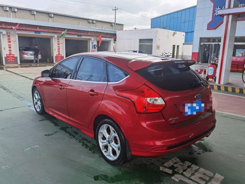 保定13年福特福克斯8