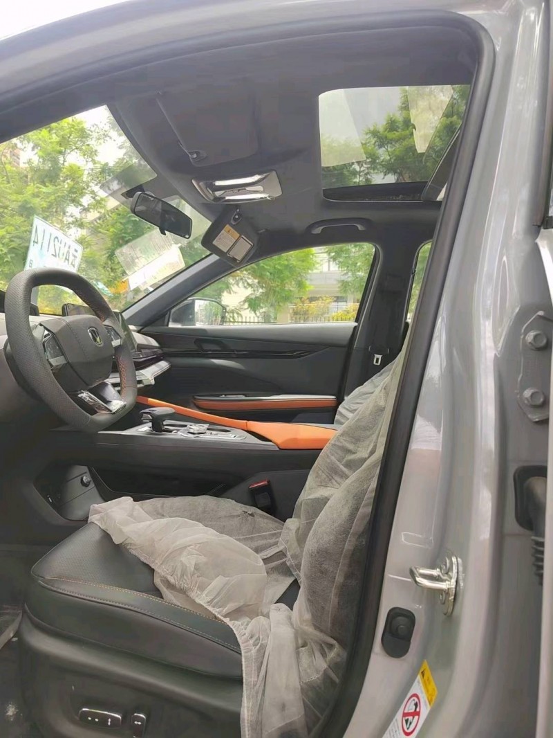 黔西南23年長安汽車UNI-V7