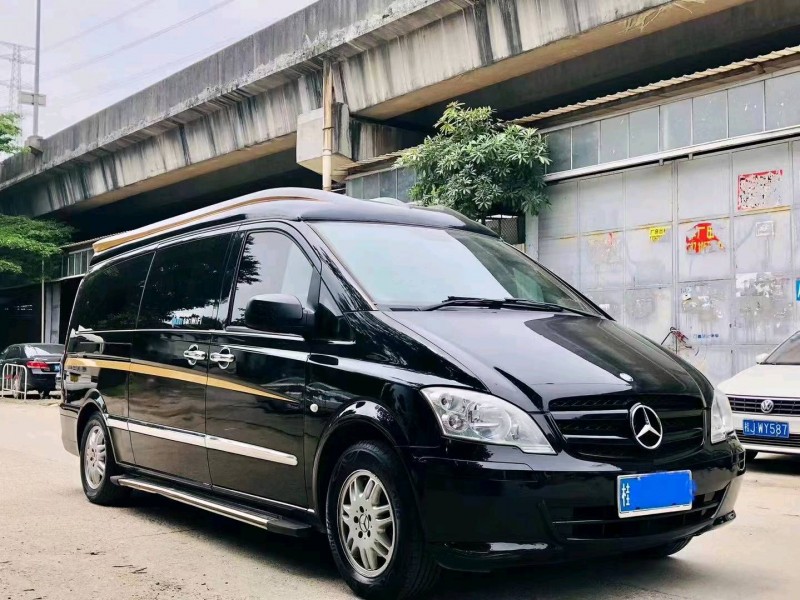 广州13年奔驰威霆1