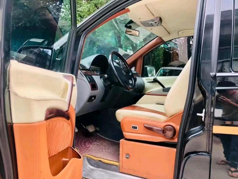 广州13年奔驰威霆6