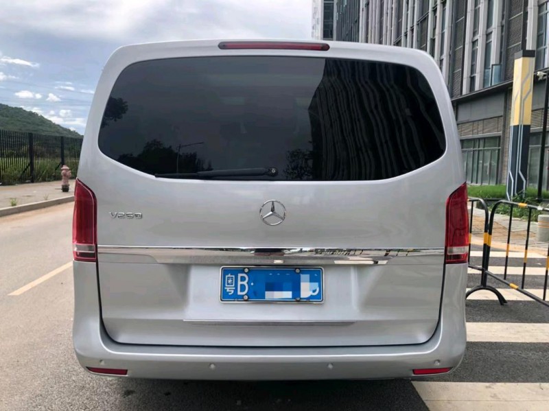 广州16年奔驰威霆9