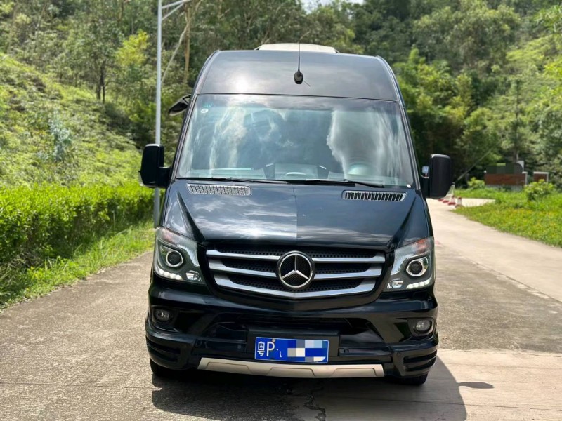 广州18年奔驰斯宾特1