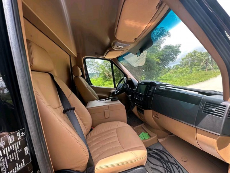 广州18年奔驰斯宾特5