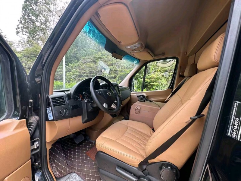 广州18年奔驰斯宾特6