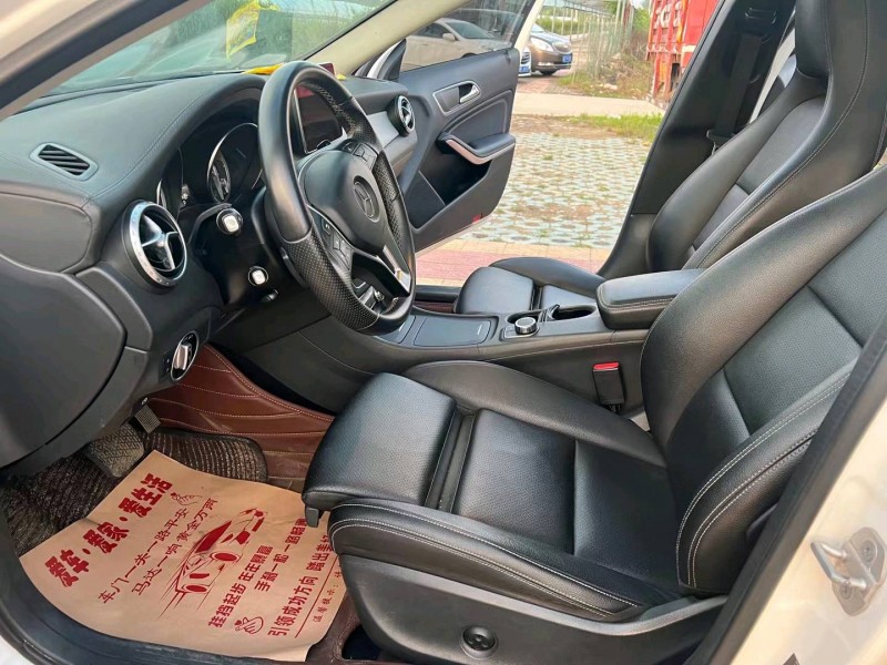 徐州16年奔驰GLA7