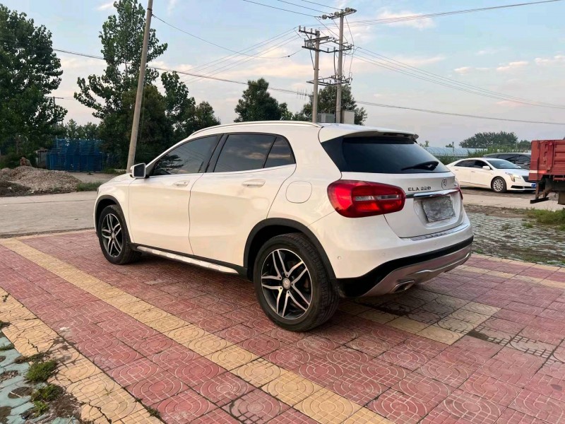 徐州16年奔驰GLA8