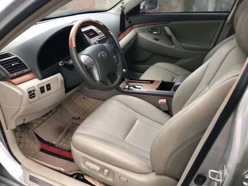 济南11年丰田凯美瑞5