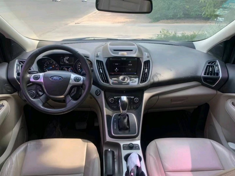 东营13年福特翼虎4