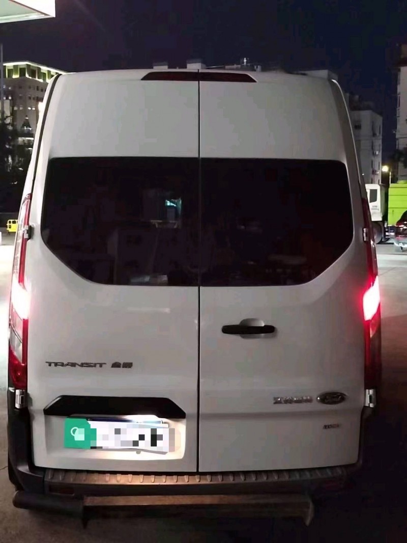 徐州19年福特全顺5