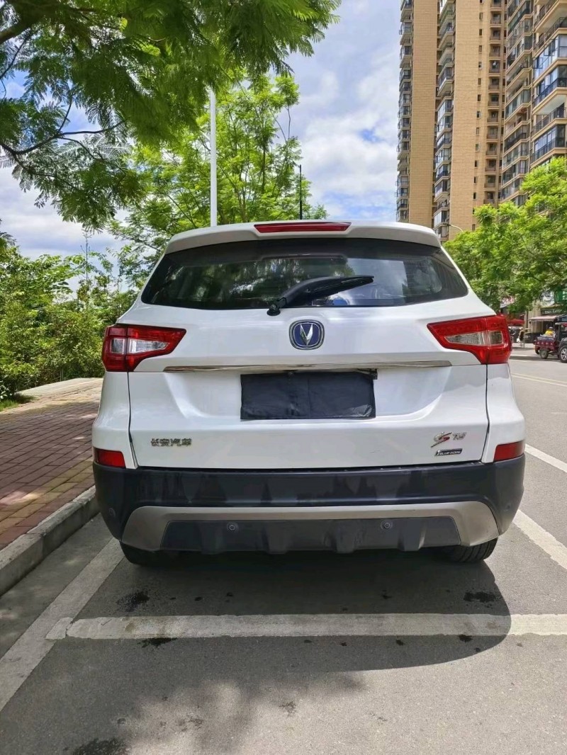 黔西南16年長安汽車CS754
