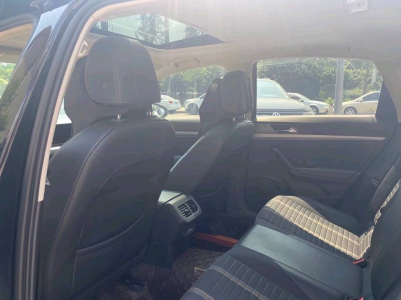 成都21年大众朗逸6