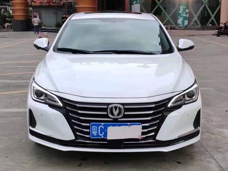 珠海20年長安汽車銳程CC1