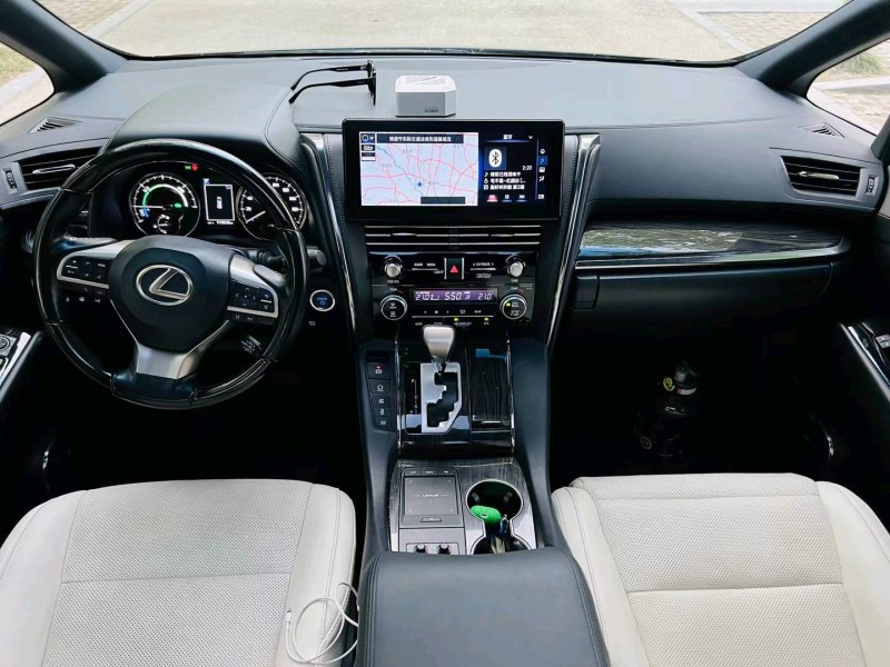 聊城21年雷克萨斯LM300H6