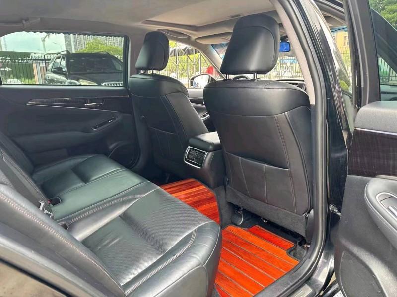 宜昌15年丰田皇冠4