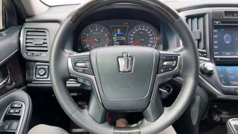 宜昌15年丰田皇冠5