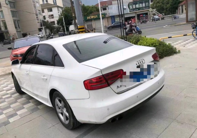 嘉兴14年奥迪A4L3