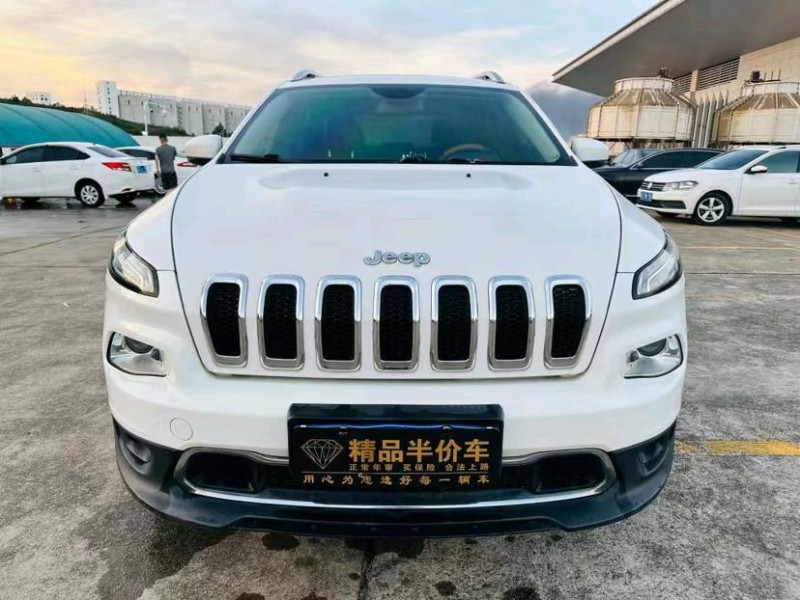 东莞17年Jeep自由光1