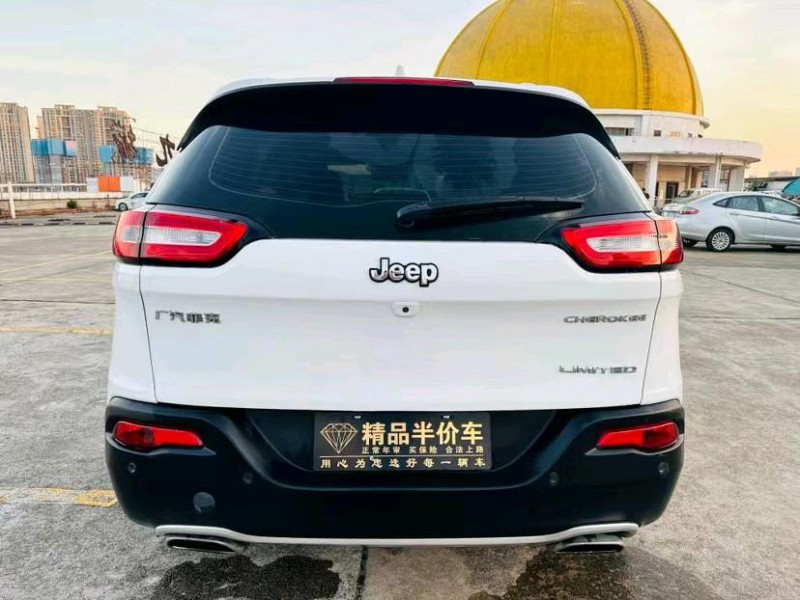 东莞17年Jeep自由光9