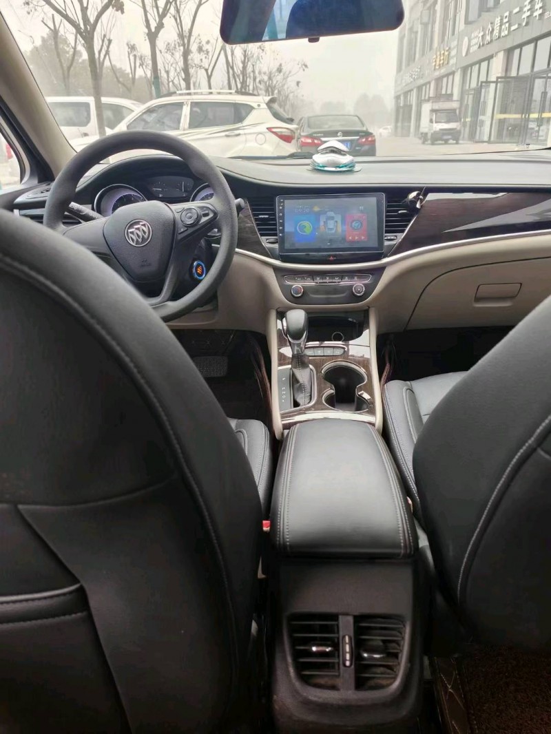 宜昌18年别克威朗6