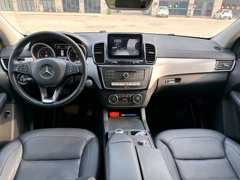 北京17年奔驰GLE4