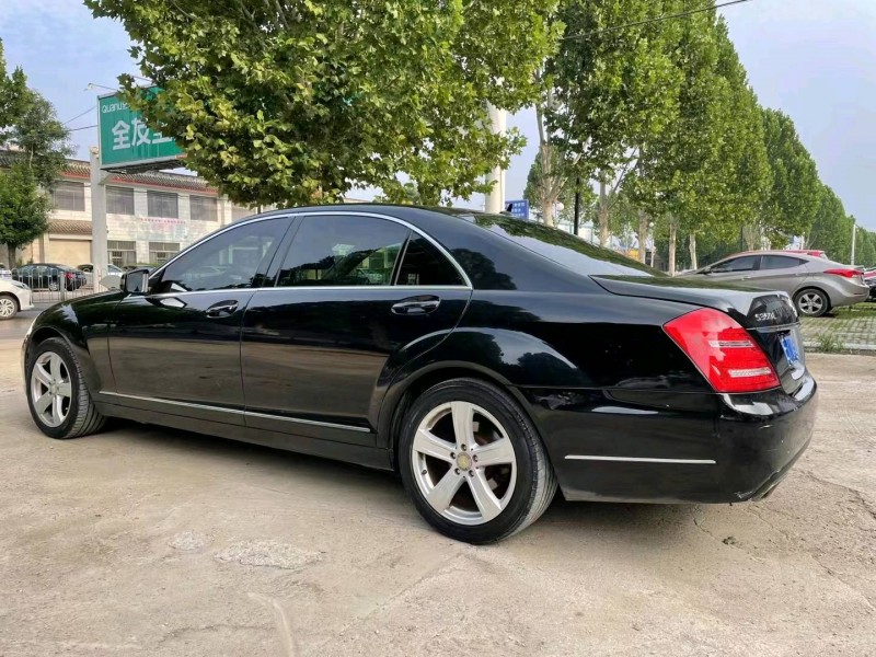 济宁08年奔驰S8