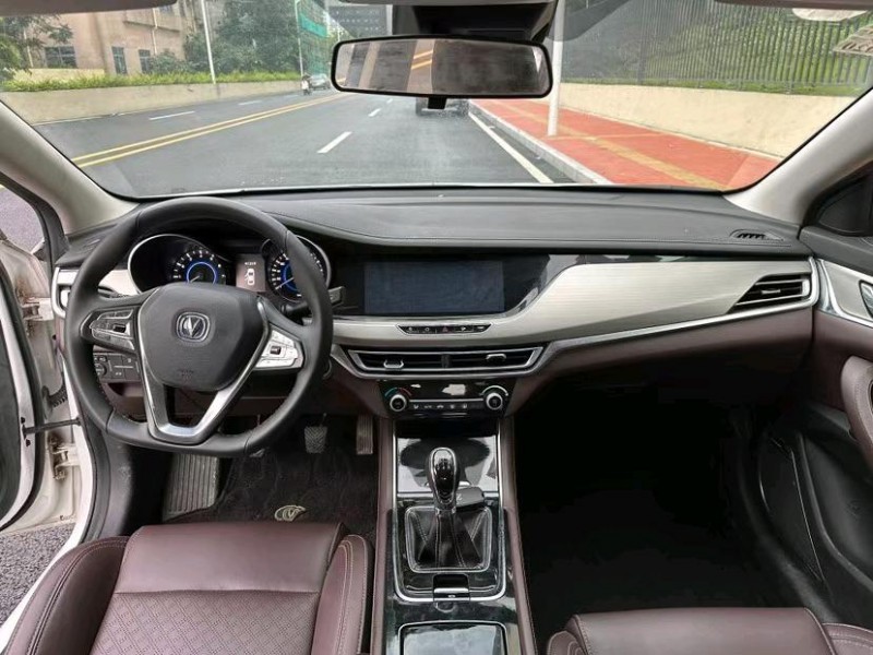 東莞18年長安汽車逸動5