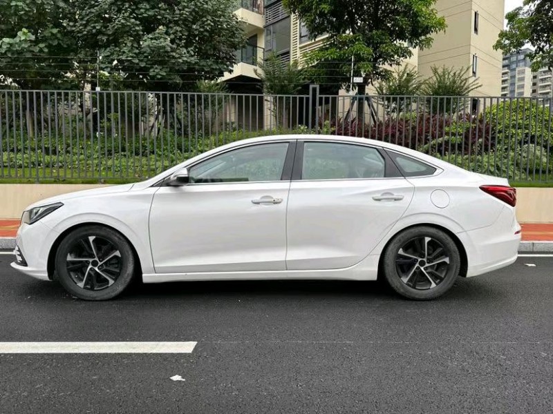 東莞18年長安汽車逸動8