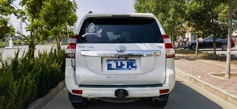 保定15年丰田普拉多8