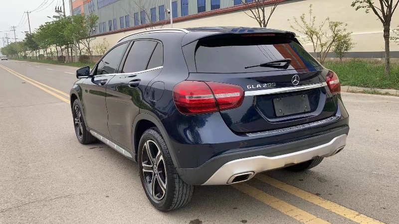 徐州19年奔驰GLA3