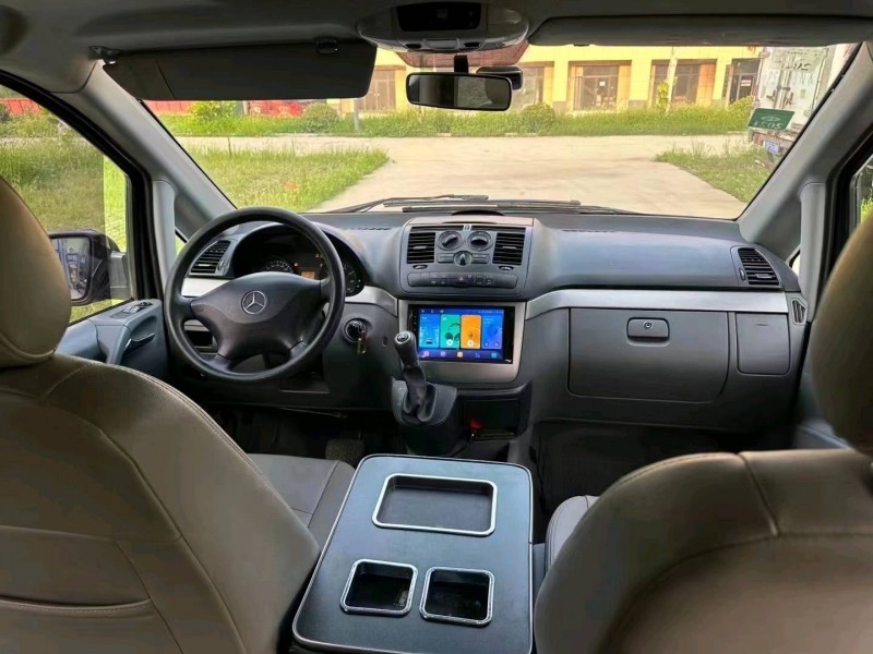 淄博13年奔驰威霆8