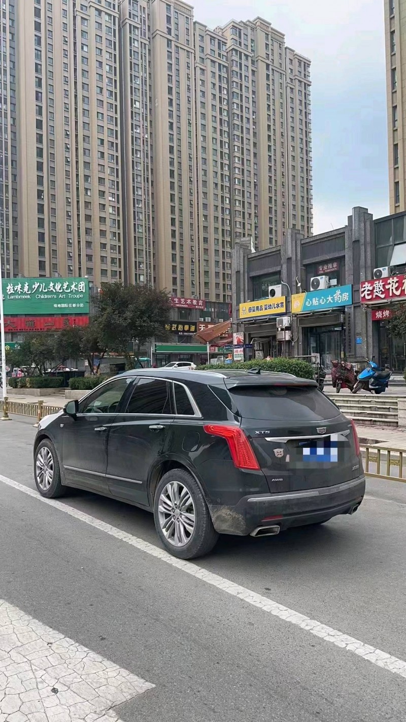 枣庄17年凯迪拉克XT57