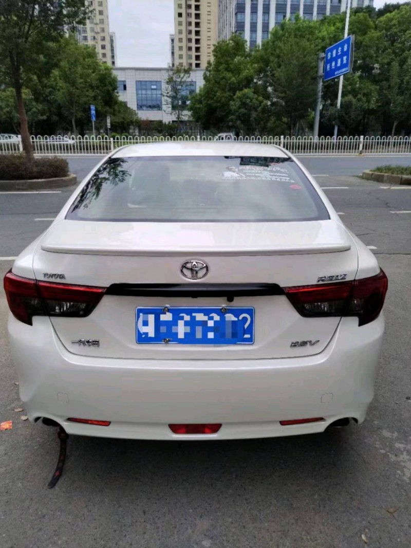 宜昌16年丰田锐志5