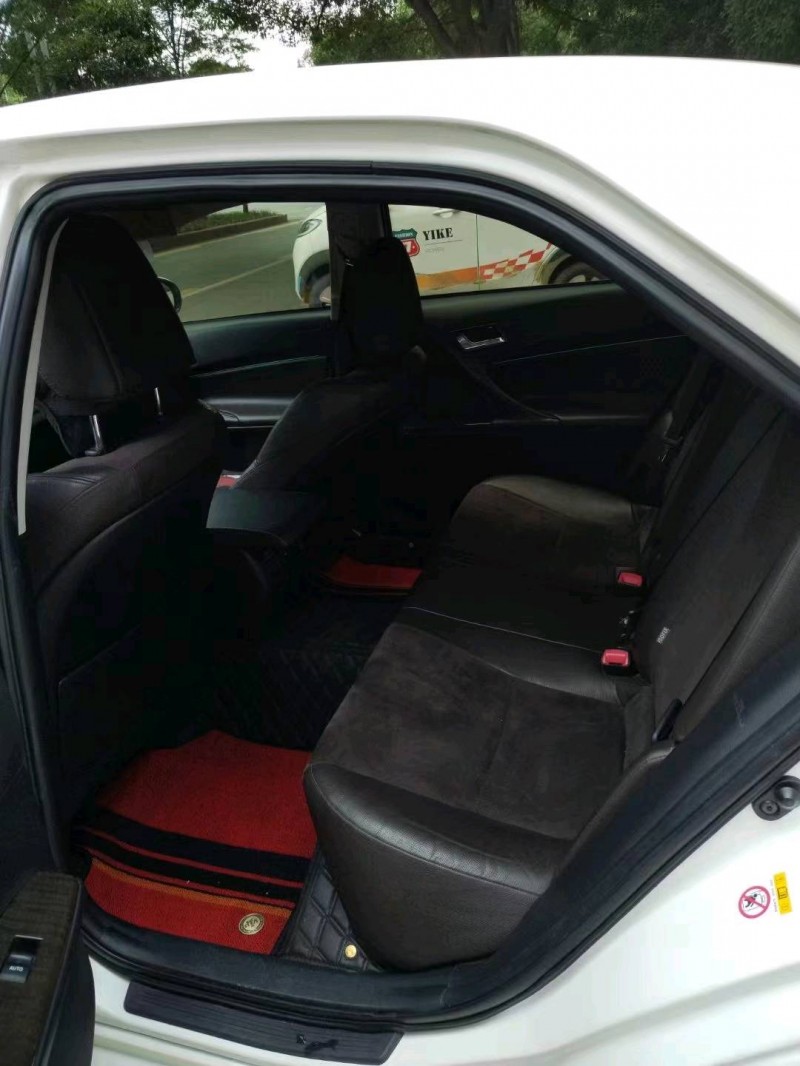 宜昌16年丰田锐志6