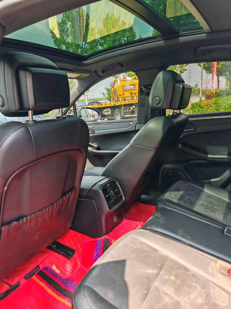 聊城17年保时捷Macan5