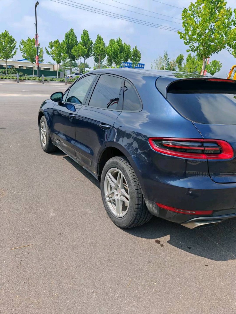 聊城17年保时捷Macan7