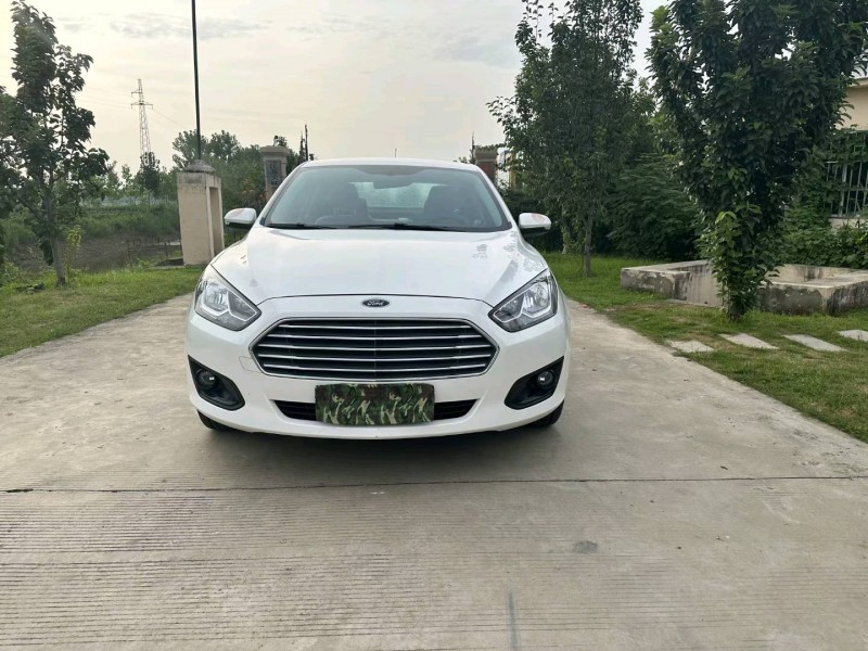 徐州17年福特福睿斯1