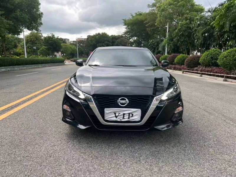 長治20年日產天籟1