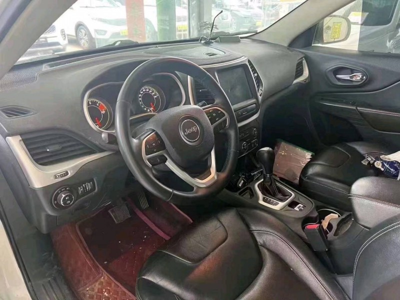 深圳17年Jeep自由光7