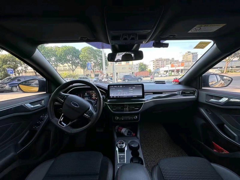 深圳21年福特福克斯4