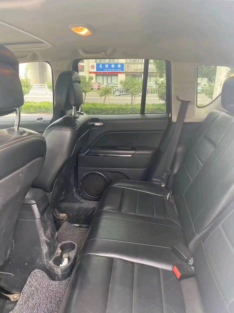 枣庄11年Jeep指南者7