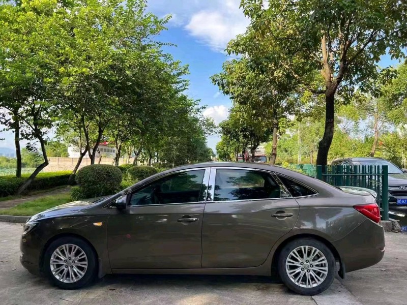 枣庄15年别克英朗6