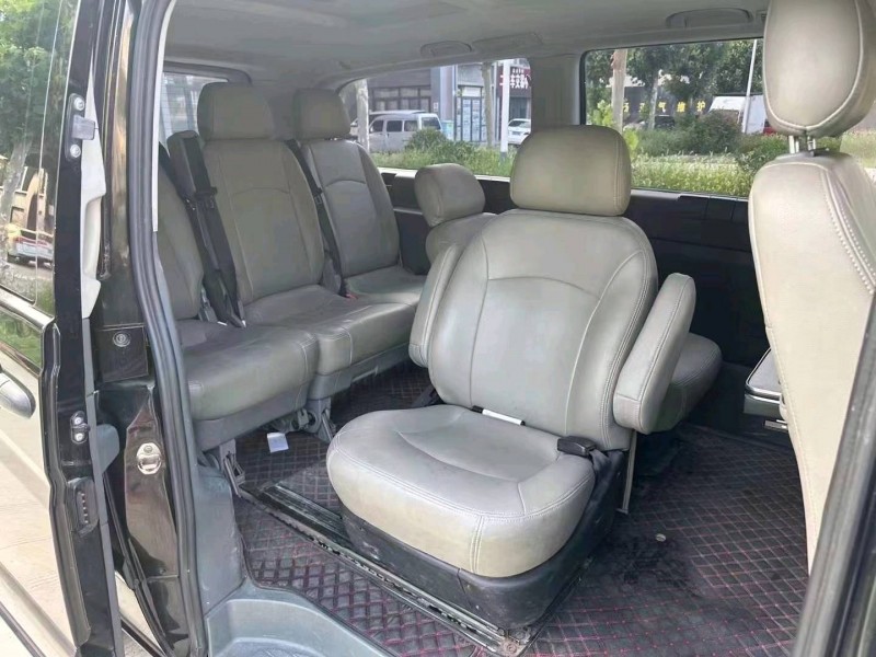 东营13年奔驰威霆7