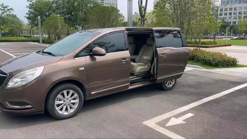 徐州19年别克GL82