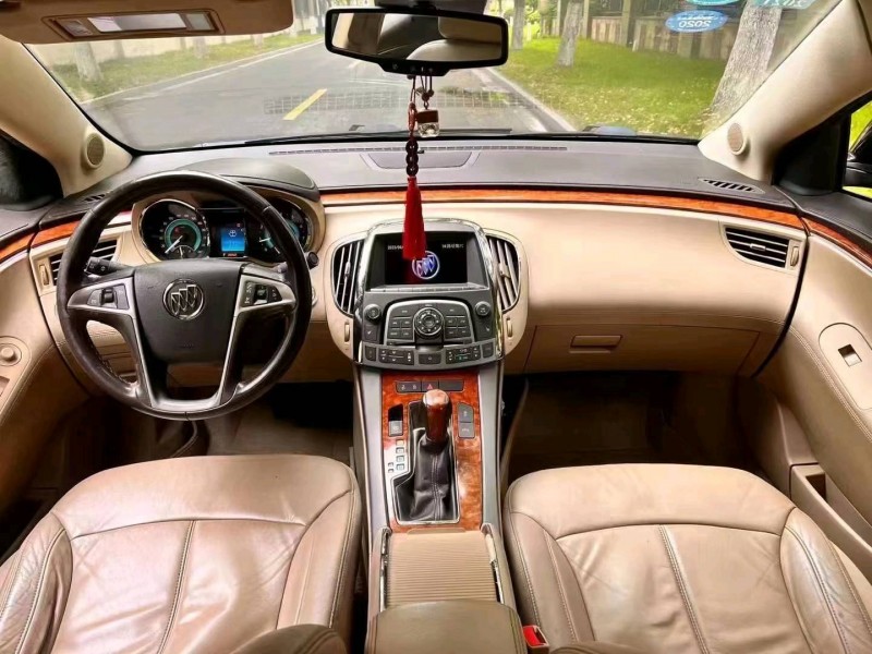 嘉兴13年别克君越8