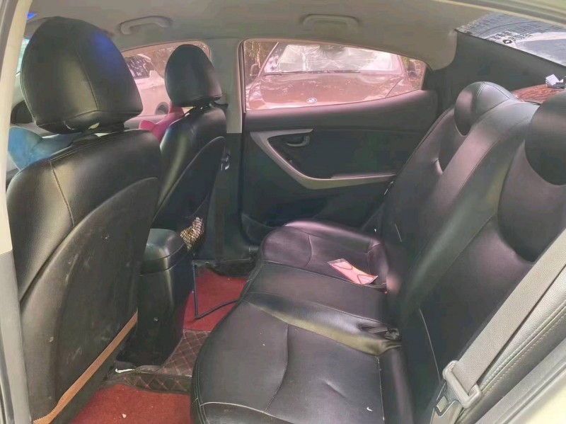 宜昌17年现代朗动8